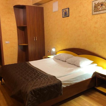 Comfort Hotel Kyiv Exterior photo
