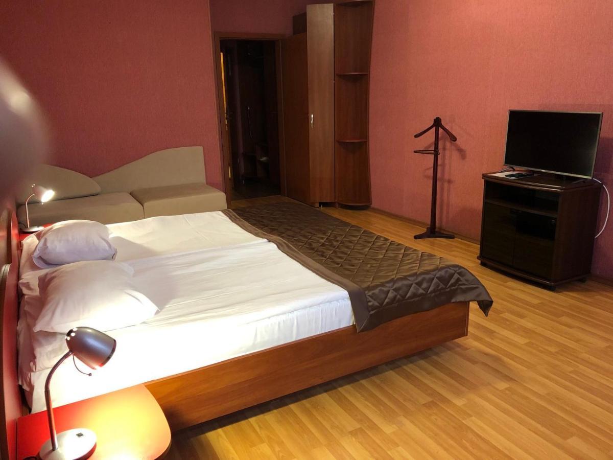 Comfort Hotel Kyiv Exterior photo