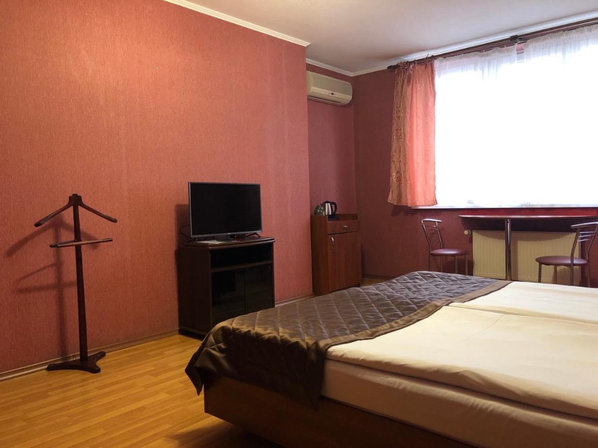 Comfort Hotel Kyiv Exterior photo