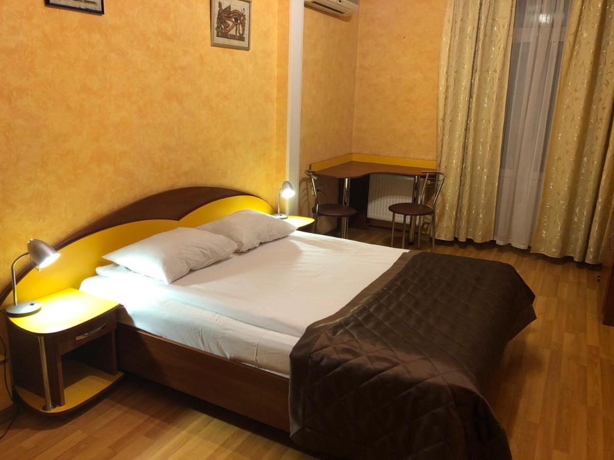 Comfort Hotel Kyiv Exterior photo