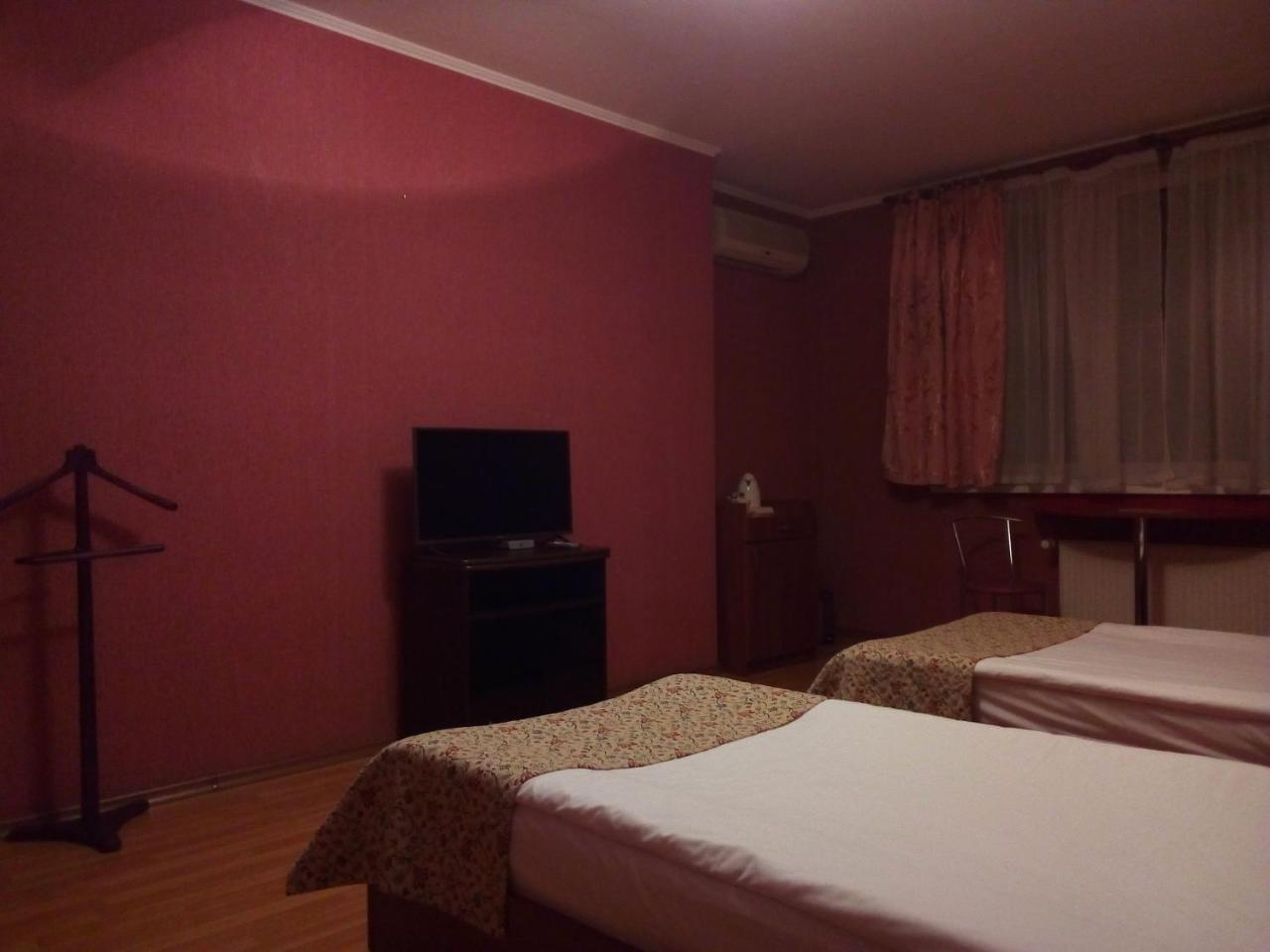 Comfort Hotel Kyiv Exterior photo